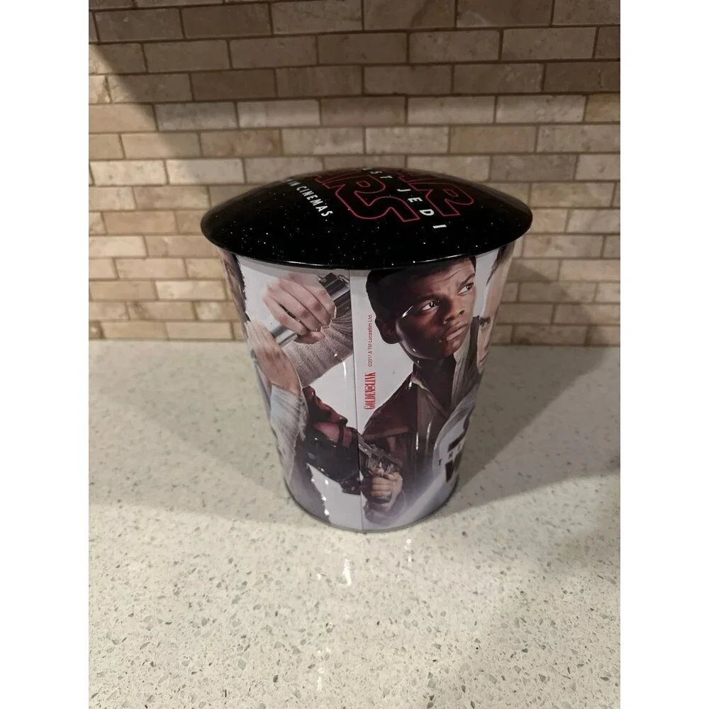2017 Star Wars The Last Jedi movie theater collectors popcorn bucket w lid (g16)
